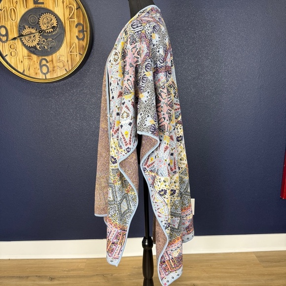 Novica Effortless Style Heavy Knit Multicolor Viscose Blend Ruana from India - Picture 5 of 11